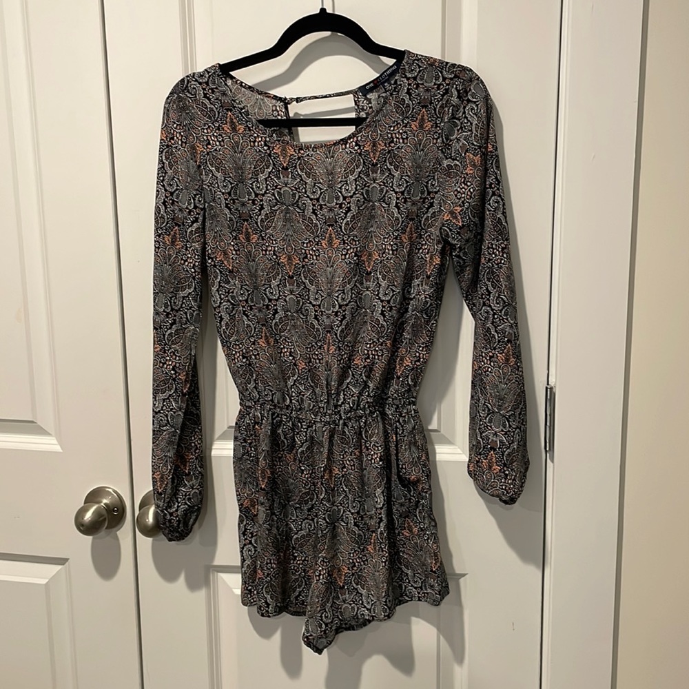 One love clothing Los Angelous romper, with pockets, size small